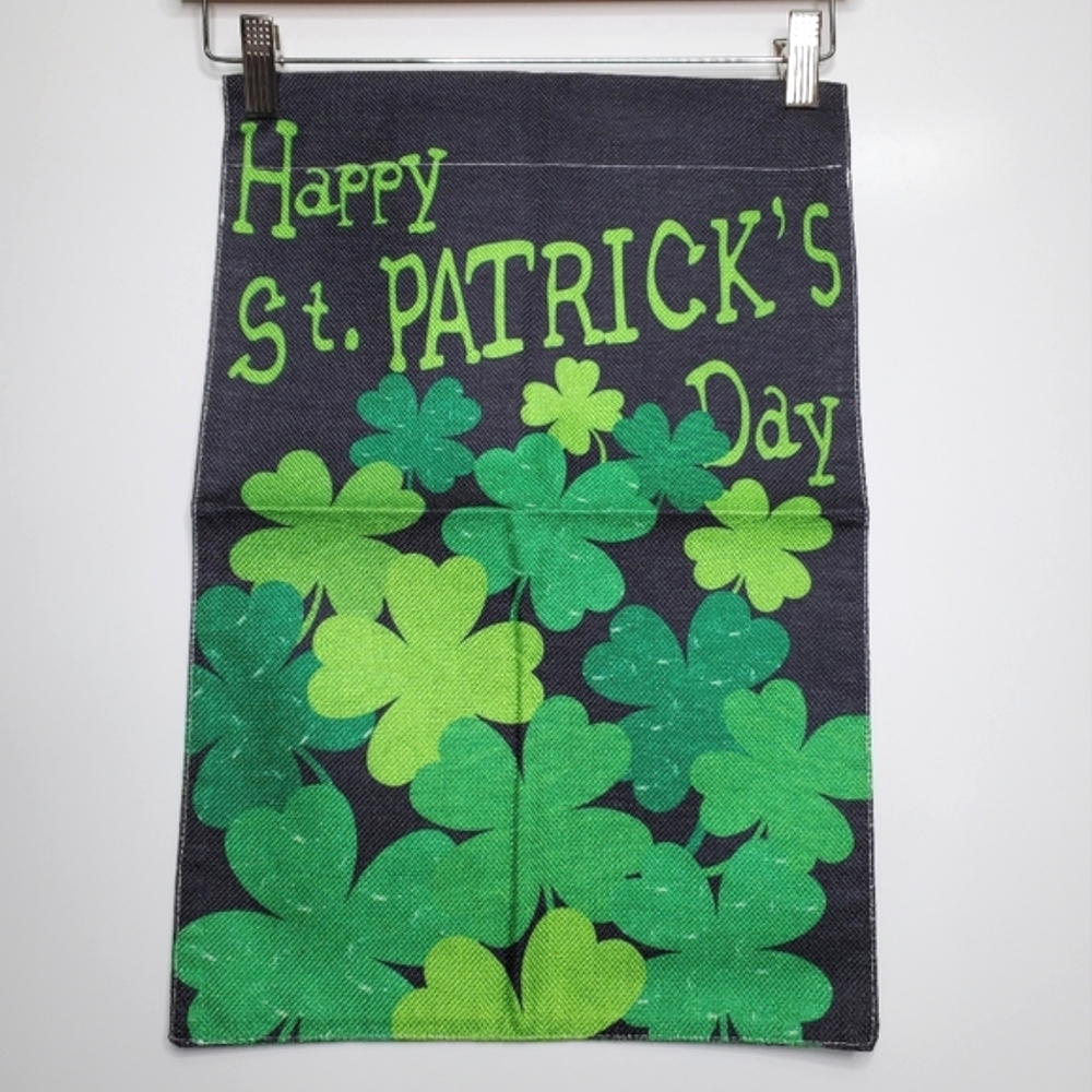NEW Green Happy St Patrick’s Day Plaid Shamrock House Yard Garden Flag Black